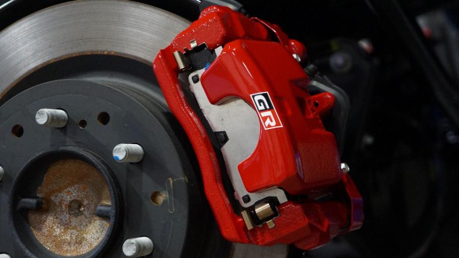 キャリパー塗装施工事例：ランクル300GRスポーツ　キャリパー塗装COLOR:#001 Italian losso solid IMG72_2122_f3GUbX_sub3.jpg