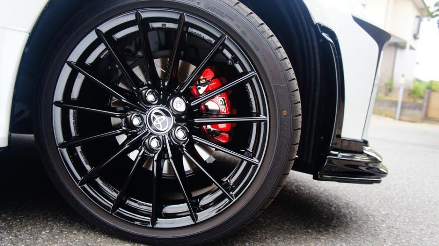 GRヤリス キャリパー塗装 COLOR001 Italian losso solid キャリパー塗装ならキャリパーペイントジャパン