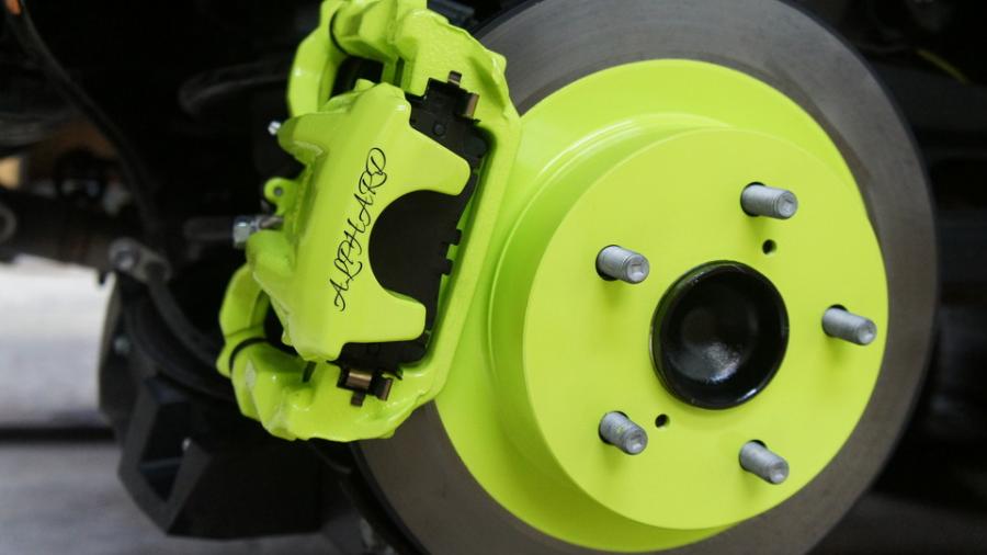 キャリパー塗装施工事例：アルファード　キャリパー塗装　ローター塗装COLOR:#1116 Acid green IMG72_2175_a96vsB_sub2.jpg