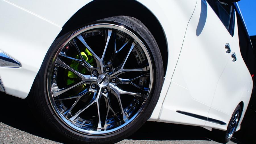 キャリパー塗装施工事例：アルファード　キャリパー塗装　ローター塗装COLOR:#1116 Acid green IMG72_2175_a96vsB_sub4.jpg