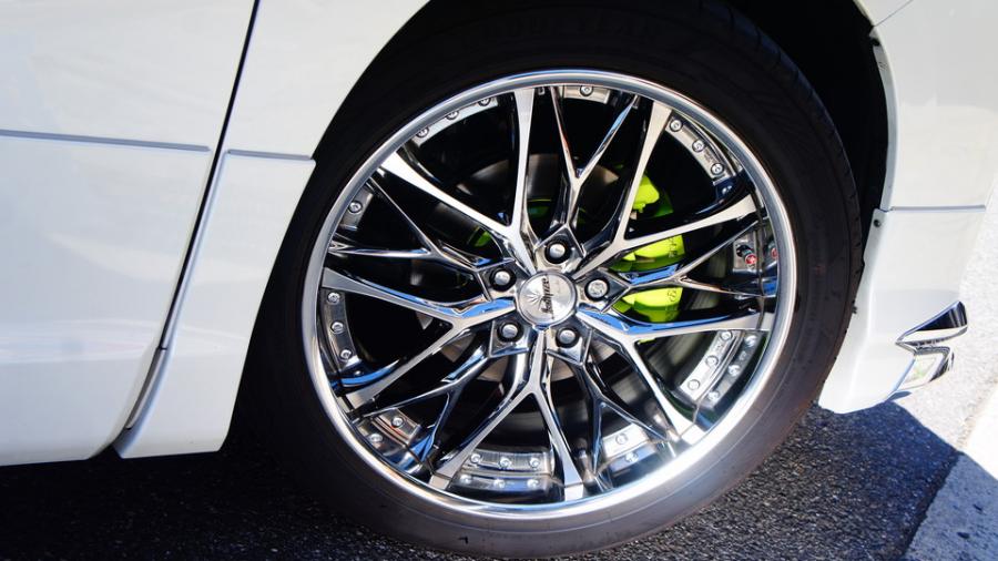 キャリパー塗装施工事例：アルファード　キャリパー塗装　ローター塗装COLOR:#1116 Acid green IMG72_2175_a96vsB_sub5.jpg