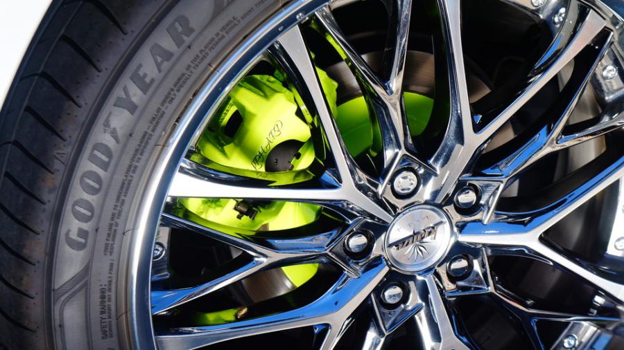 キャリパー塗装施工事例：アルファード　キャリパー塗装　ローター塗装COLOR:#1116 Acid green IMG72_2175_a96vsB_sub7.jpg