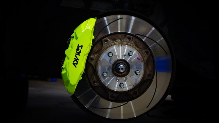 キャリパー塗装施工事例：トヨタGRヤリス　キャリパー塗装COLOR:#1116 Acid green IMG72_2272_nwslGv_sub1.jpg