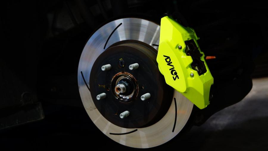 キャリパー塗装施工事例：トヨタGRヤリス　キャリパー塗装COLOR:#1116 Acid green IMG72_2272_nwslGv_sub2.jpg