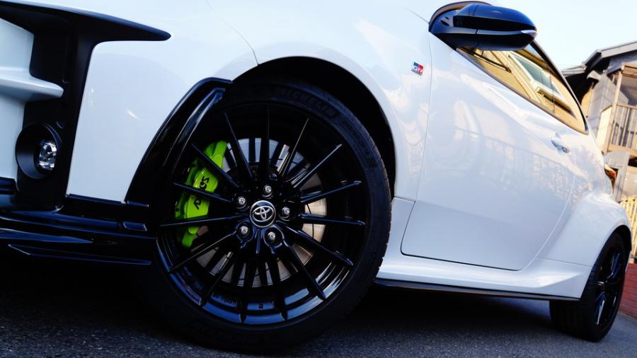 キャリパー塗装施工事例：トヨタGRヤリス　キャリパー塗装COLOR:#1116 Acid green IMG72_2272_nwslGv_sub3.jpg