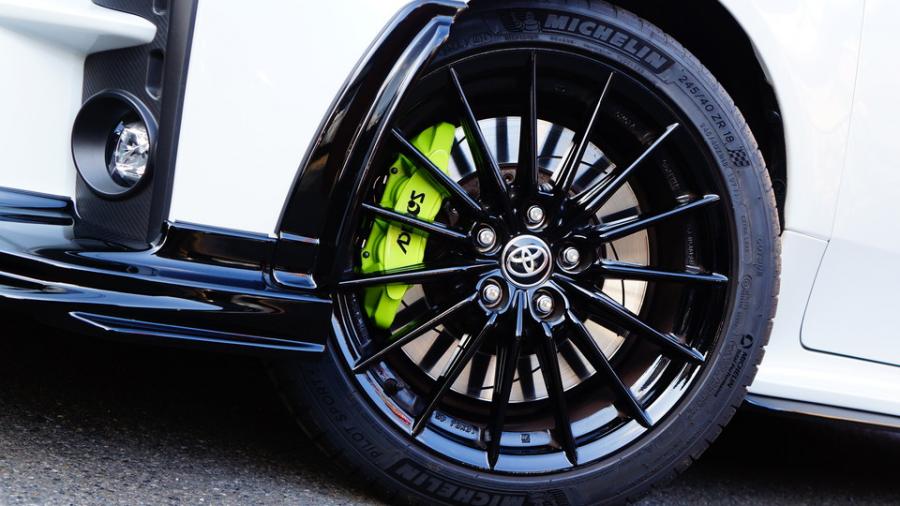 キャリパー塗装施工事例：トヨタGRヤリス　キャリパー塗装COLOR:#1116 Acid green IMG72_2272_nwslGv_sub5.jpg