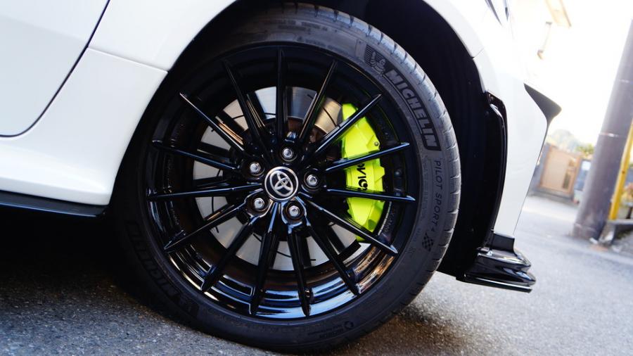 キャリパー塗装施工事例：トヨタGRヤリス　キャリパー塗装COLOR:#1116 Acid green IMG72_2272_nwslGv_sub6.jpg