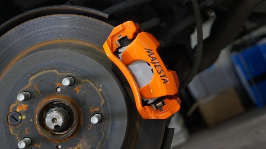 キャリパー塗装施工事例：クラウンマジェスタ　キャリパー塗装COLOR:#1110 Valencia premium orange IMG72_2319_ydSRXO_sub2.jpg