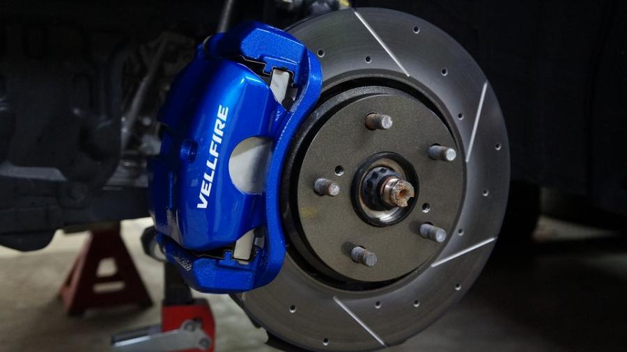 キャリパー塗装施工事例：ベルファイア　キャリパー塗装COLOR:#1115 Deep marine blue　ローター塗装COLOR:#004 Blast light gray metalic　ローター加工Type:6SD IMG72_2340_UgyFgL_sub1.jpg