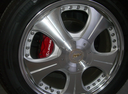 キャリパー塗装施工事例：LANDCRUISER CYGNUS IMG72_497_zgjtHZ_sub1.jpg