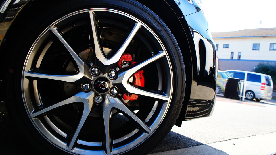 キャリパー塗装施工事例：トヨタプリウスG'z　キャリパー＆ローター塗装色：#001 Italian losso solid　ローター加工Type:SD IMG72_622_fY0ozK_sub4.jpg