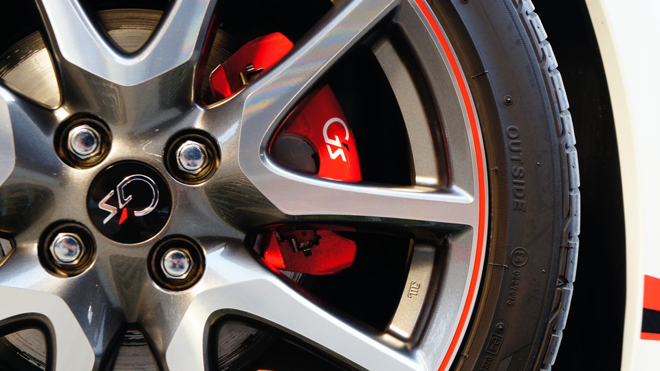 キャリパー塗装施工事例：トヨタ・ヴィッツ純正キャリパー塗装・ローター塗装　カラー：ブレンボレッド IMG72_656_arlHSP_sub3.jpg