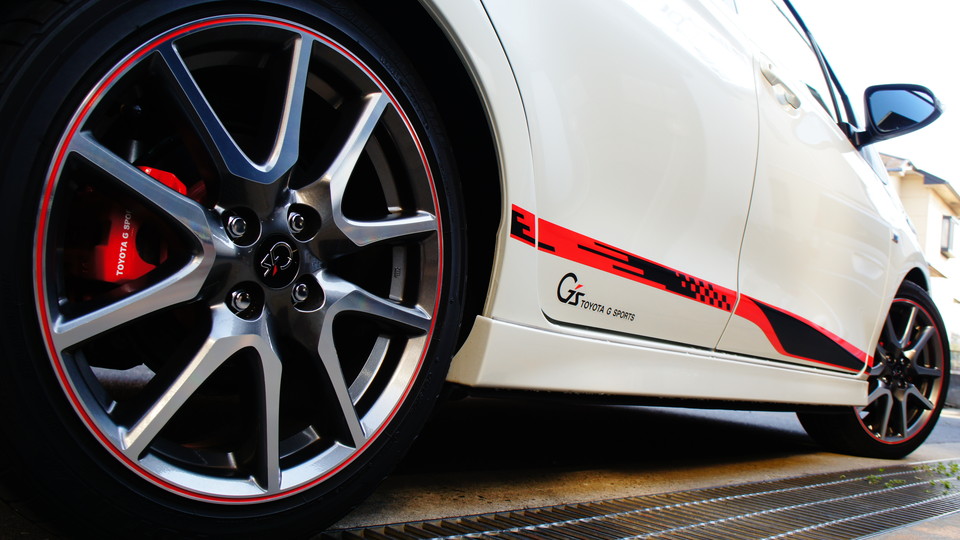 キャリパー塗装施工事例：トヨタ・ヴィッツ純正キャリパー塗装・ローター塗装　カラー：ブレンボレッド IMG72_656_arlHSP_sub6.jpg