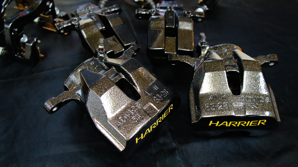 キャリパー塗装施工事例：トヨタハリアー純正キャリパー塗装　カラー：#009 hyper metallic black IMG72_670_8aYkSn_sub1.jpg