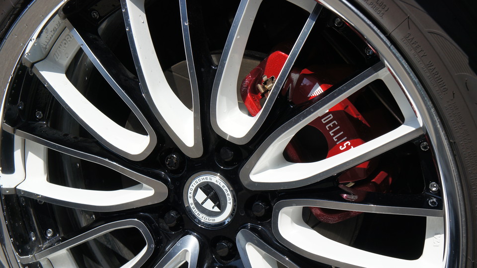 キャリパー塗装施工事例：トヨタハリアー純正キャリパー塗装　ＣＯＬＯＲ：#010 premiun rouge candy red IMG72_986_uptcch_sub5.jpg