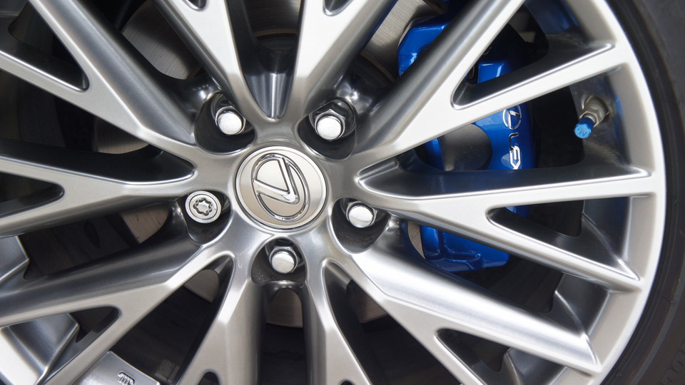 キャリパー塗装施工事例：レクサスIS純正キャリパー塗装　COLOR:#061 royal sky blue IMG74_1083_WxmR0J_sub3.jpg