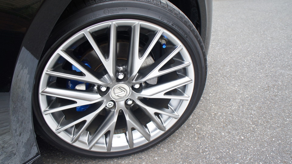 キャリパー塗装施工事例：レクサスIS純正キャリパー塗装　COLOR:#061 royal sky blue IMG74_1083_WxmR0J_sub5.jpg