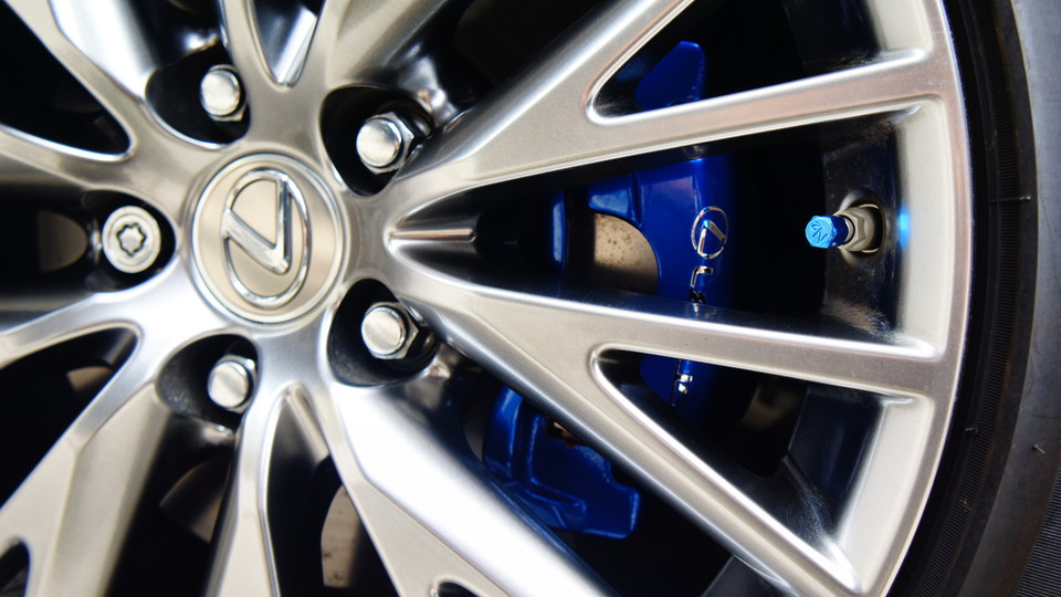 キャリパー塗装施工事例：レクサスIS純正キャリパー塗装　COLOR:#061 royal sky blue IMG74_1083_WxmR0J_sub8.jpg