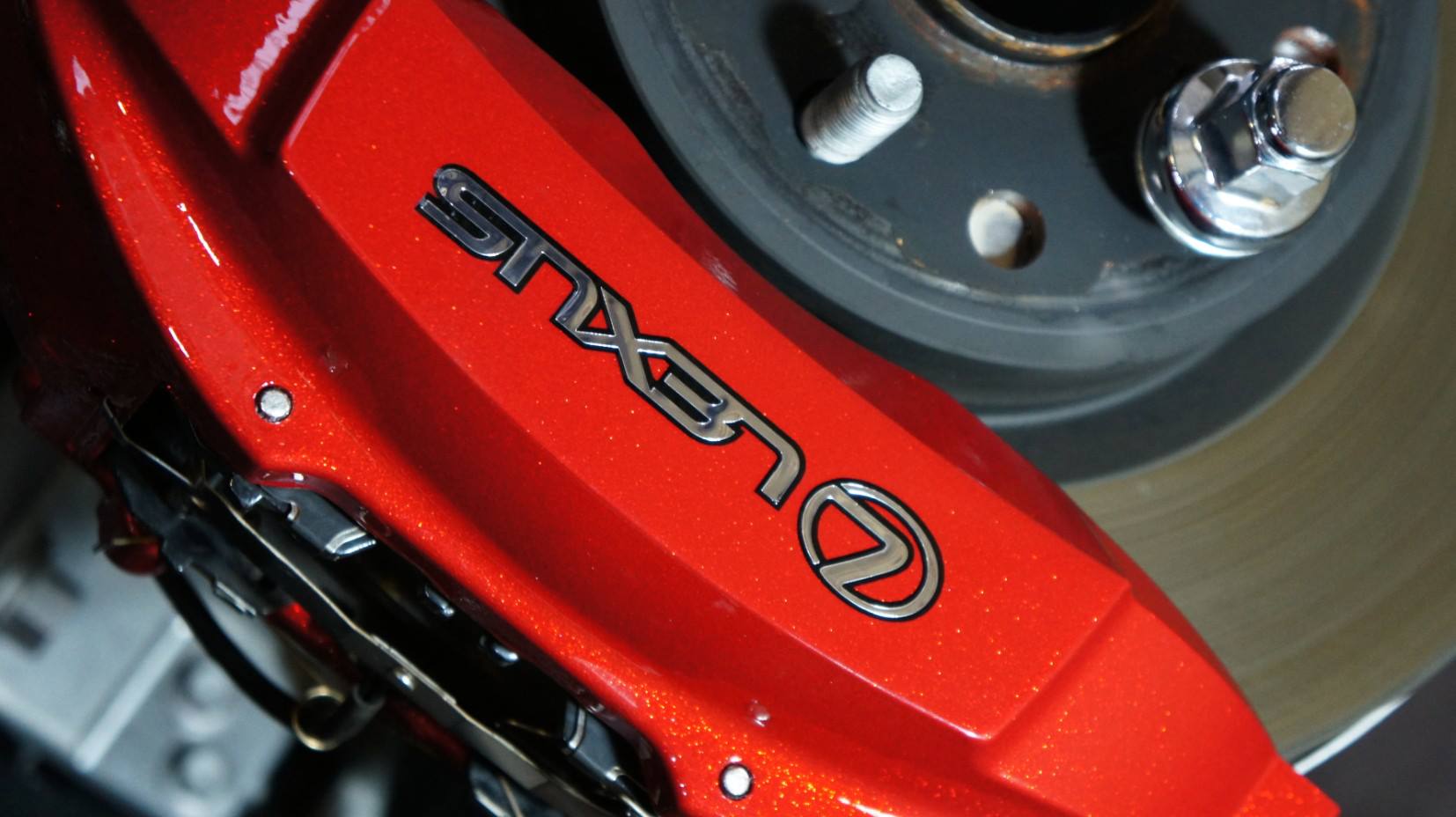 キャリパー塗装施工事例：LEXUS LS450Lキャリパー塗装＆LOGO★COLOR：royal flash candy red#011 IMG74_825_P1xmQx_sub1.jpg