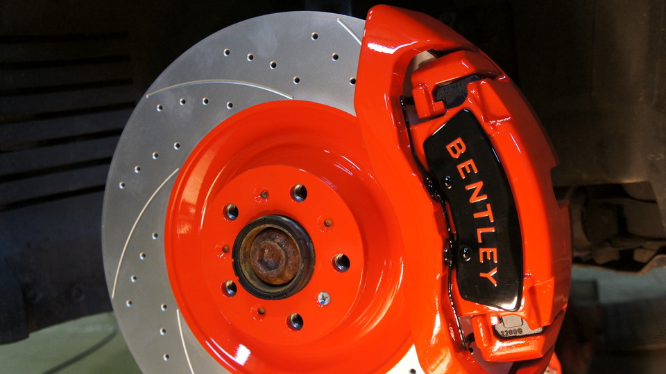 キャリパー塗装施工事例：ベントレーコンチネンタルGT純正キャリパー塗装・ローター塗装　カラー：＃1112racing red、ローター加工Type：C6S8D IMG76_913_lWIX2o_sub1.jpg