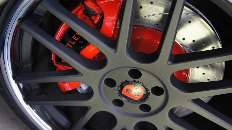 キャリパー塗装施工事例：ベントレーコンチネンタルGT純正キャリパー塗装・ローター塗装　カラー：＃1112racing red、ローター加工Type：C6S8D IMG76_913_lWIX2o_sub5.jpg