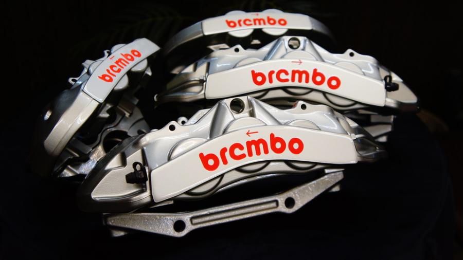 キャリパー塗装施工事例：ブレンボ6POT・4POT　キャリパー塗装　COLOR：オリジナル調色カラー IMG78_1401_8A7veL_sub1.jpg