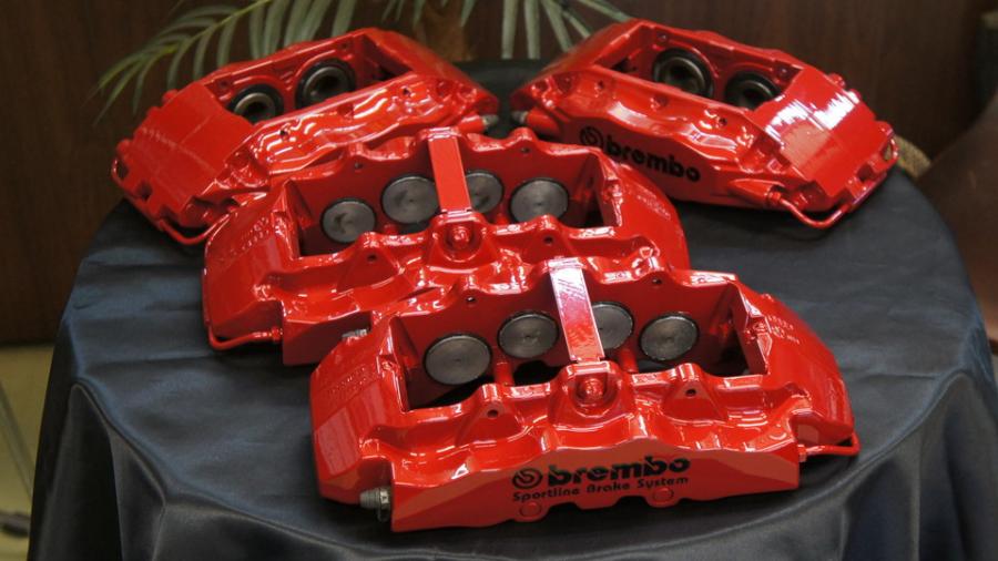 キャリパー塗装施工事例：ブレンボ8POT、4POT　キャリパー塗装　COLOR：オリジナルレッド（調色カラー） IMG78_1438_6qoJ3j_sub1.jpg