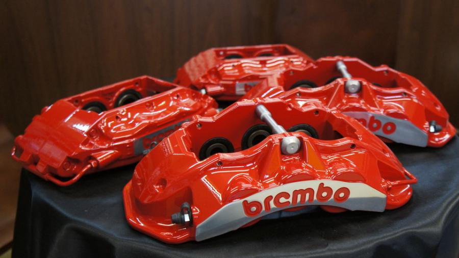 キャリパー塗装施工事例：ブレンボ6POT、4POT　キャリパー塗装　COLOR:#001 Italian losso solid　ハイポリッシュ加工＆文字マシニング加工 IMG78_1619_fUxLqL_sub1.jpg