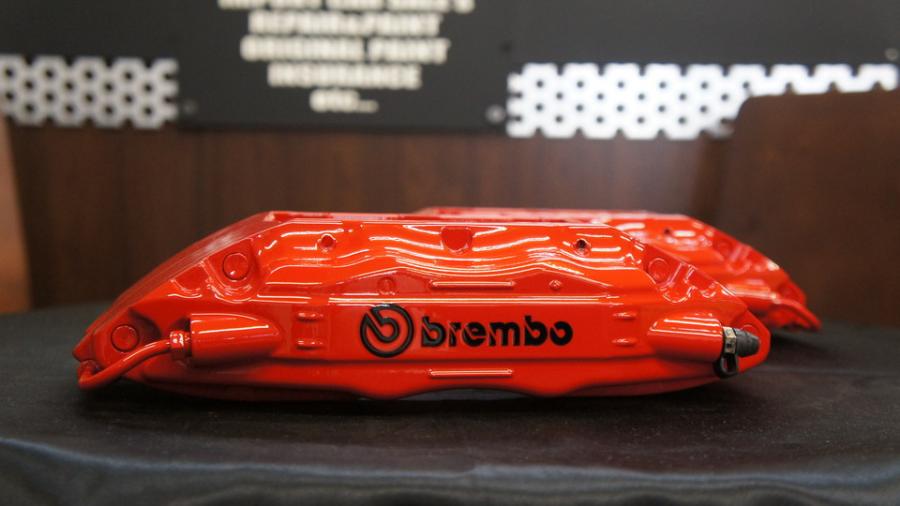 キャリパー塗装施工事例：ブレンボ4POT　キャリパー塗装　COLOR:#001 Italian losso solid IMG78_1625_wDD31A_sub1.jpg