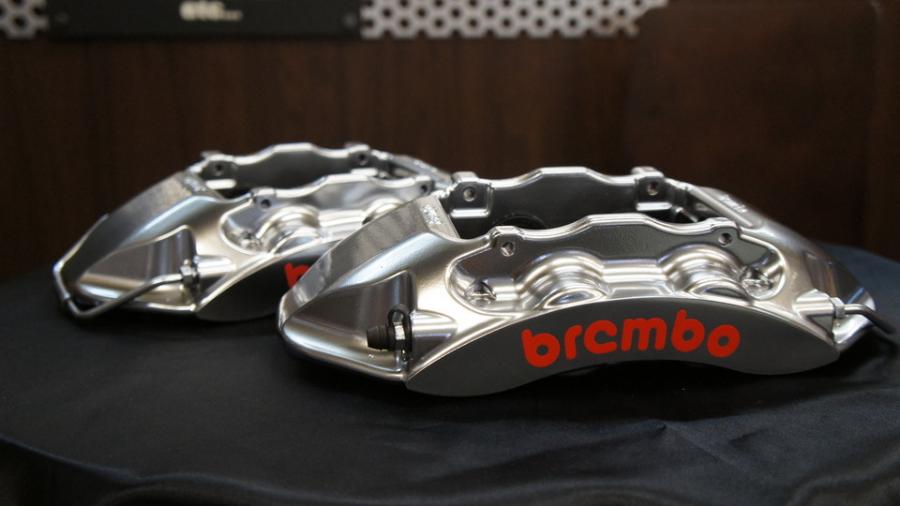 ブレンボ4POT　キャリパー塗装　COLOR：#055 Super shining silver metal finish