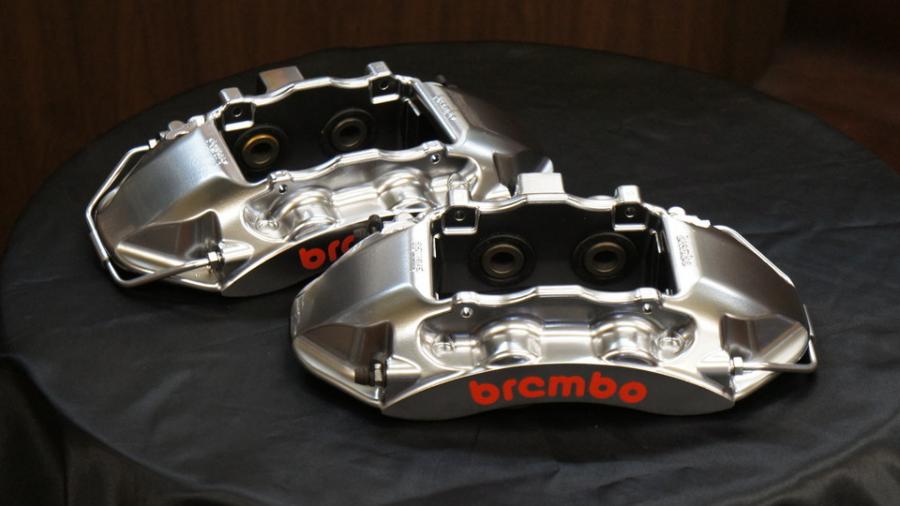 キャリパー塗装施工事例：ブレンボ4POT　キャリパー塗装　COLOR：#055 Super shining silver metal finish IMG78_1776_6uqv2h_sub1.jpg