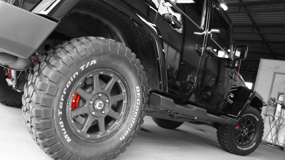 キャリパー塗装施工事例：JKラングラーアンリミテッド純正キャリパー塗装　カラー：#001 Italian losso solid IMG79_707_JJwrzL_sub8.jpg