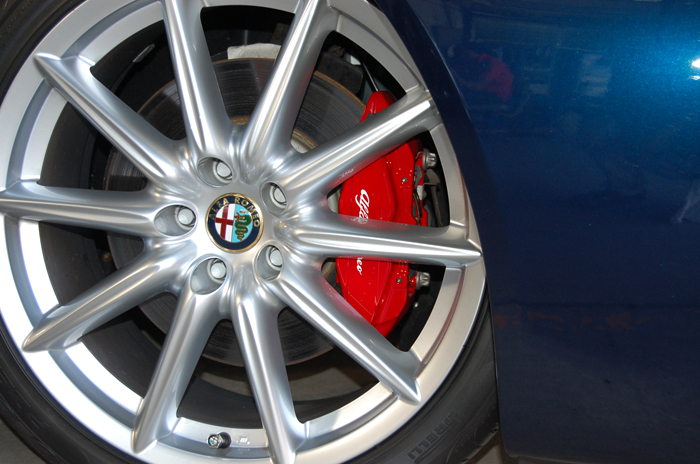 キャリパー塗装施工事例：Alfa Romeo 159 IMG7_113_kUXG01_sub2.jpg