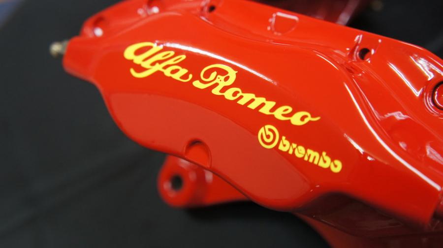 キャリパー塗装施工事例：アルファロメオ156GTA純正キャリパー塗装　COLOR：#1112 Racing red IMG7_1350_e8tECF_sub2.jpg