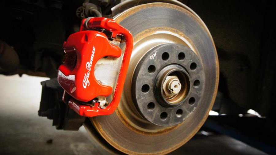 キャリパー塗装施工事例：アルファロメオスパイダー　キャリパー塗装　COLOR:#001 Italian losso solid IMG7_1782_BPwrZE_sub2.jpg