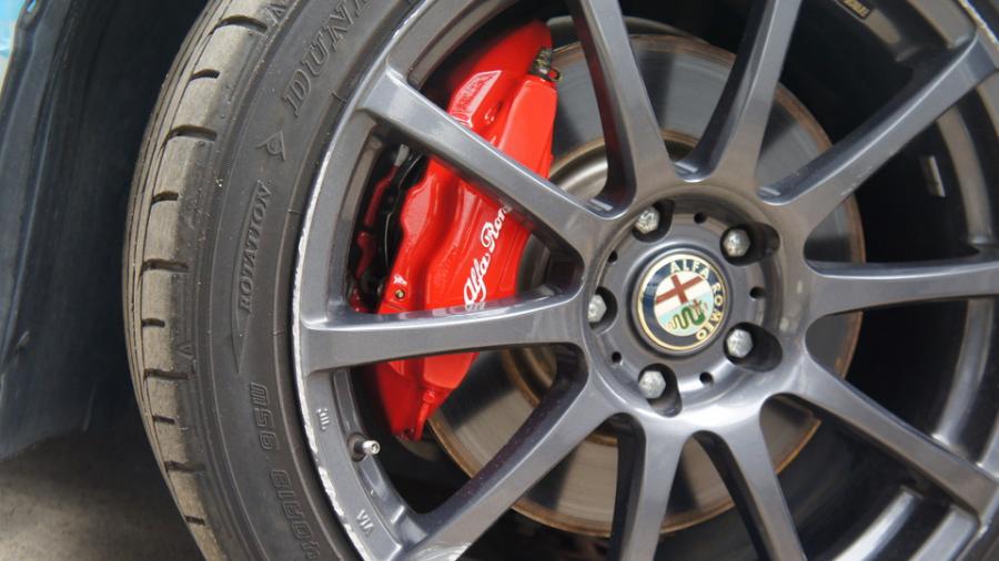 キャリパー塗装施工事例：アルファロメオスパイダー　キャリパー塗装　COLOR:#001 Italian losso solid IMG7_1782_BPwrZE_sub3.jpg