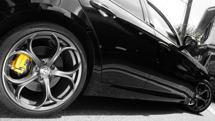 キャリパー塗装施工事例：アルファロメオ　ジュリア　キャリパー塗装COLOR:#002 giallo modena IMG7_2334_Xv7Eei_sub6.jpg