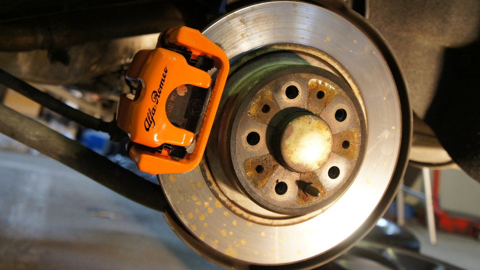 キャリパー塗装施工事例：アルファロメオ156純正キャリパー塗装　カラー： IMG7_642_egppHR_sub1.jpg