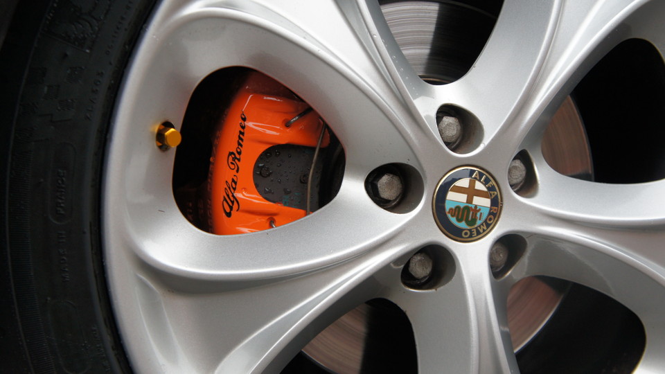 キャリパー塗装施工事例：アルファロメオ156純正キャリパー塗装　カラー： IMG7_642_egppHR_sub2.jpg