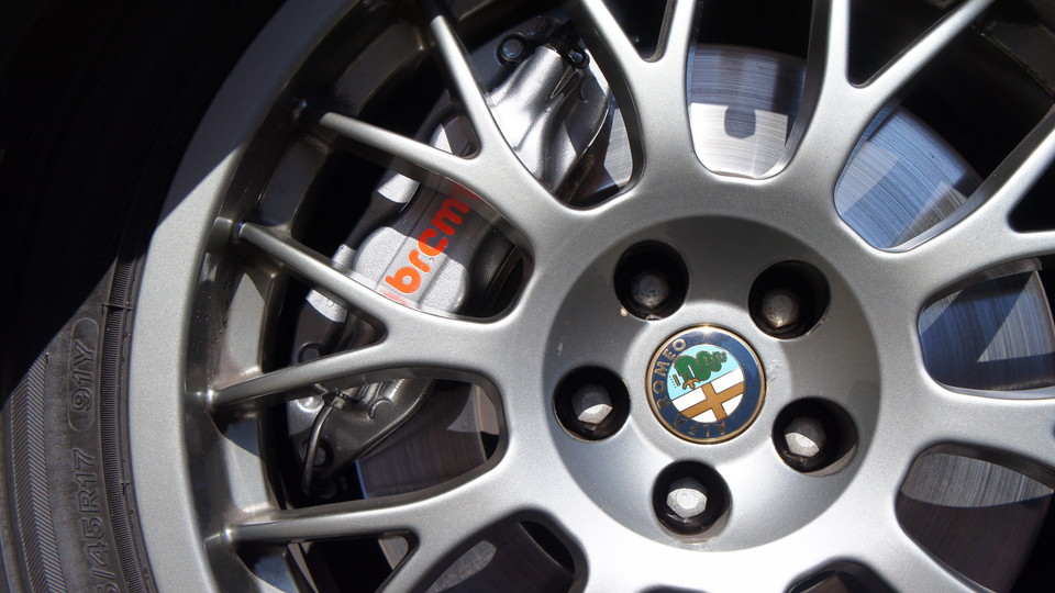 キャリパー塗装施工事例：アルファロメオ156GTA純正キャリパー塗装　COLOR:ガンメタ系オリジナル調色カラー IMG7_951_iAzveE_sub5.jpg