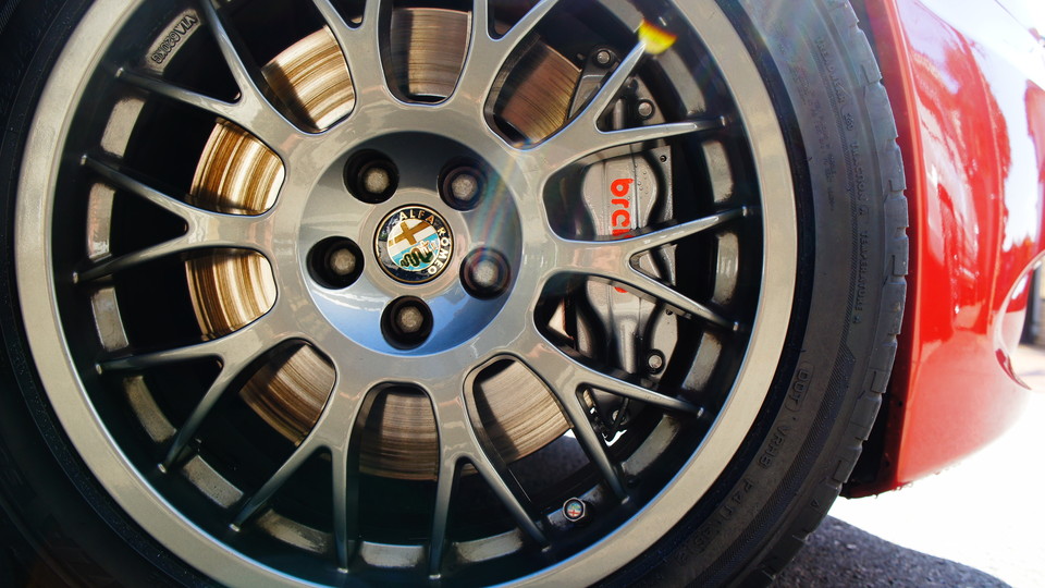 キャリパー塗装施工事例：アルファロメオ156GTA純正キャリパー塗装　COLOR:ガンメタ系オリジナル調色カラー IMG7_951_iAzveE_sub6.jpg