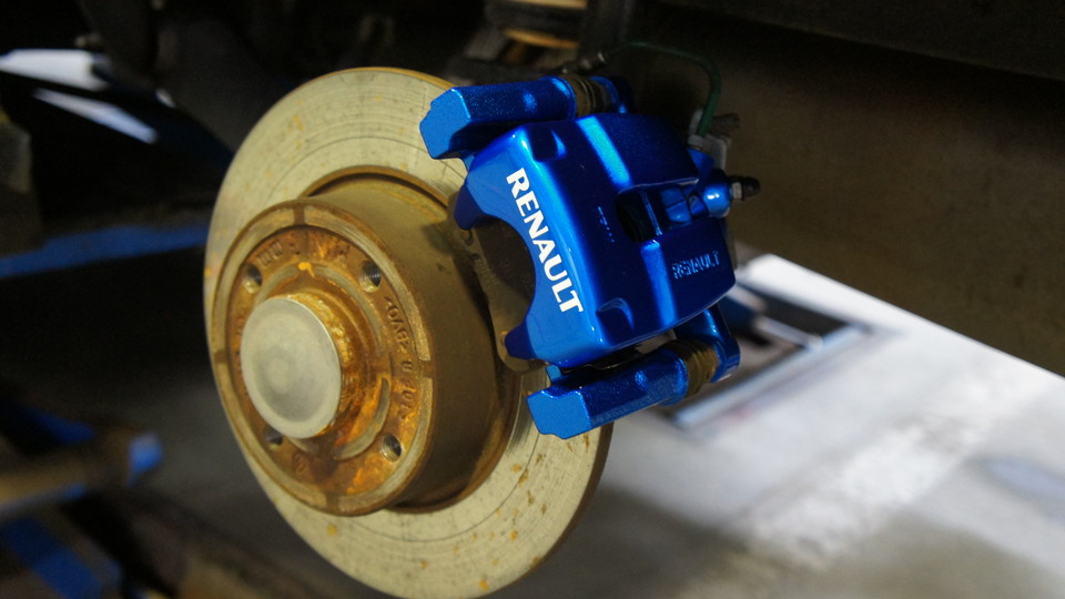 キャリパー塗装施工事例：ルノーウィンド純正キャリパー塗装　カラー：#1111charmgrosscandyblue IMG81_739_tHUzMP_sub1.jpg