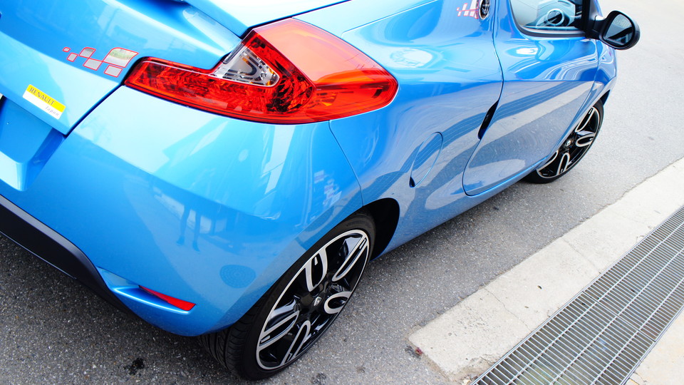 キャリパー塗装施工事例：ルノーウィンド純正キャリパー塗装　カラー：#1111charmgrosscandyblue IMG81_739_tHUzMP_sub6.jpg