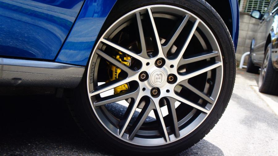 キャリパー塗装施工事例：スマート　キャリパー塗装COLOR:#002 giallo modena IMG82_2028_F6jySk_sub3.jpg