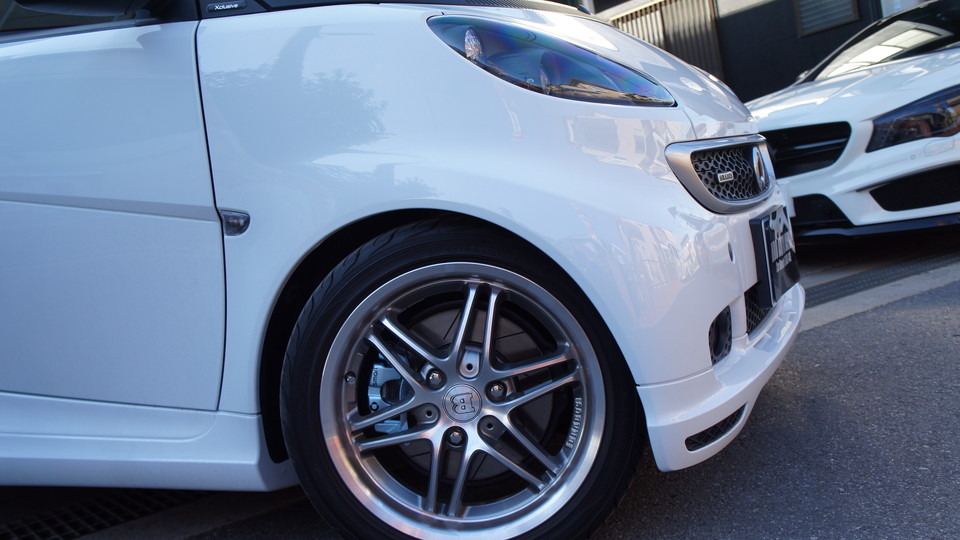 キャリパー塗装施工事例：スマート純正キャリパー塗装　カラー：#1109TRANSPARENT AQUA BLUE METALLIC IMG82_743_ZoDrvt_sub5.jpg