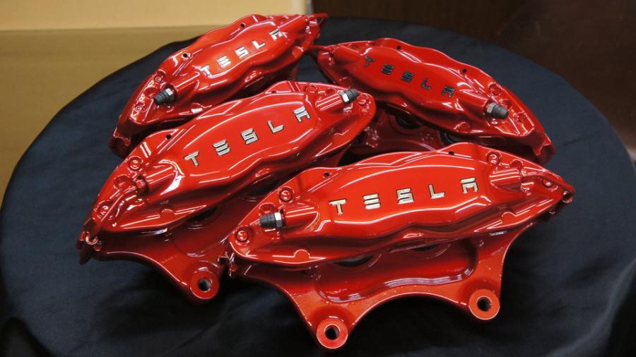 テスラ純正キャリパー塗装　COLOR：#010 premiun rouge candy red