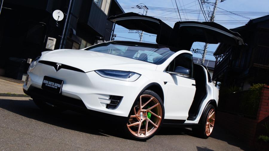 テスラモデルX　キャリパー塗装＆ローター塗装　COLOR:#1113 Monster green＆#005 Deep coal black　ローター加工Type:12SD