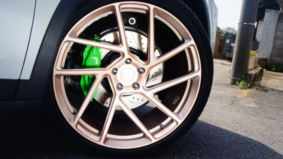 キャリパー塗装施工事例：テスラモデルX　キャリパー塗装＆ローター塗装　COLOR:#1113 Monster green＆#005 Deep coal black　ローター加工Type:12SD IMG83_1712_mrhgtP_sub4.jpg