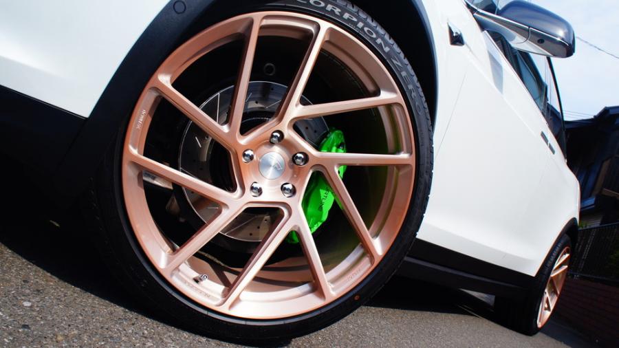 キャリパー塗装施工事例：テスラモデルX　キャリパー塗装＆ローター塗装　COLOR:#1113 Monster green＆#005 Deep coal black　ローター加工Type:12SD IMG83_1712_mrhgtP_sub9.jpg