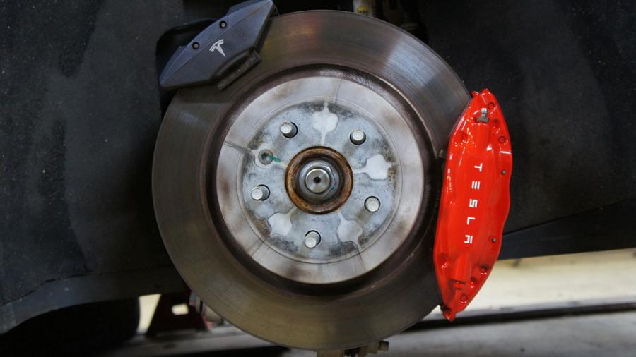 キャリパー塗装施工事例：テスラモデルS　キャリパー塗装　COLOR:#001 Italian losso solid IMG83_1796_5QgNOy_sub2.jpg